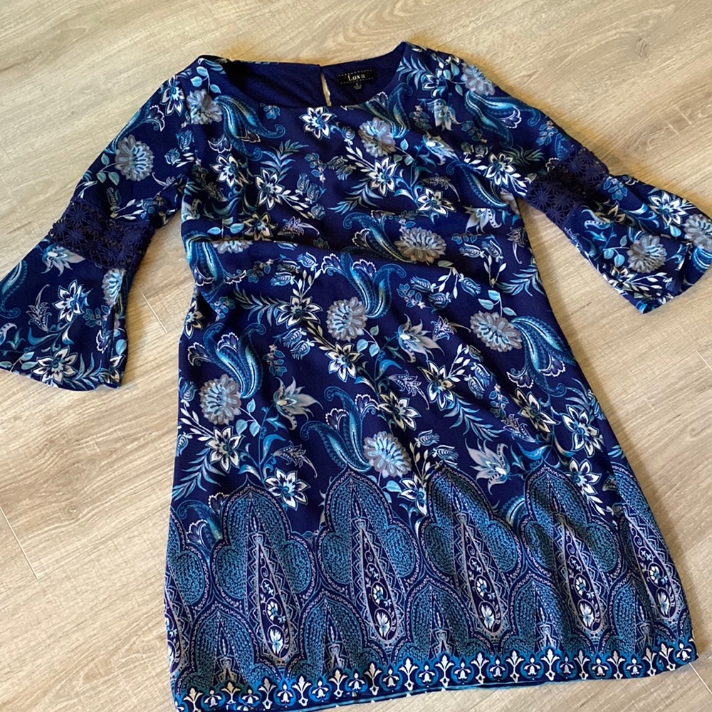 Blue, gray, white floral print, size 8